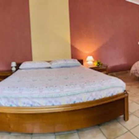 Casa Con Piscina E Giardino Tatil Evi