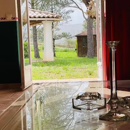 Casa Con Piscina E Giardino