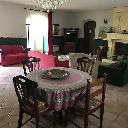 Casa Con Piscina E Giardino Tatil Evi